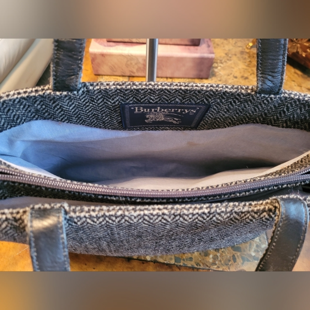 BURBERRYS Chic Black and White Herringbone Tote Bag - Picture 7 of 9